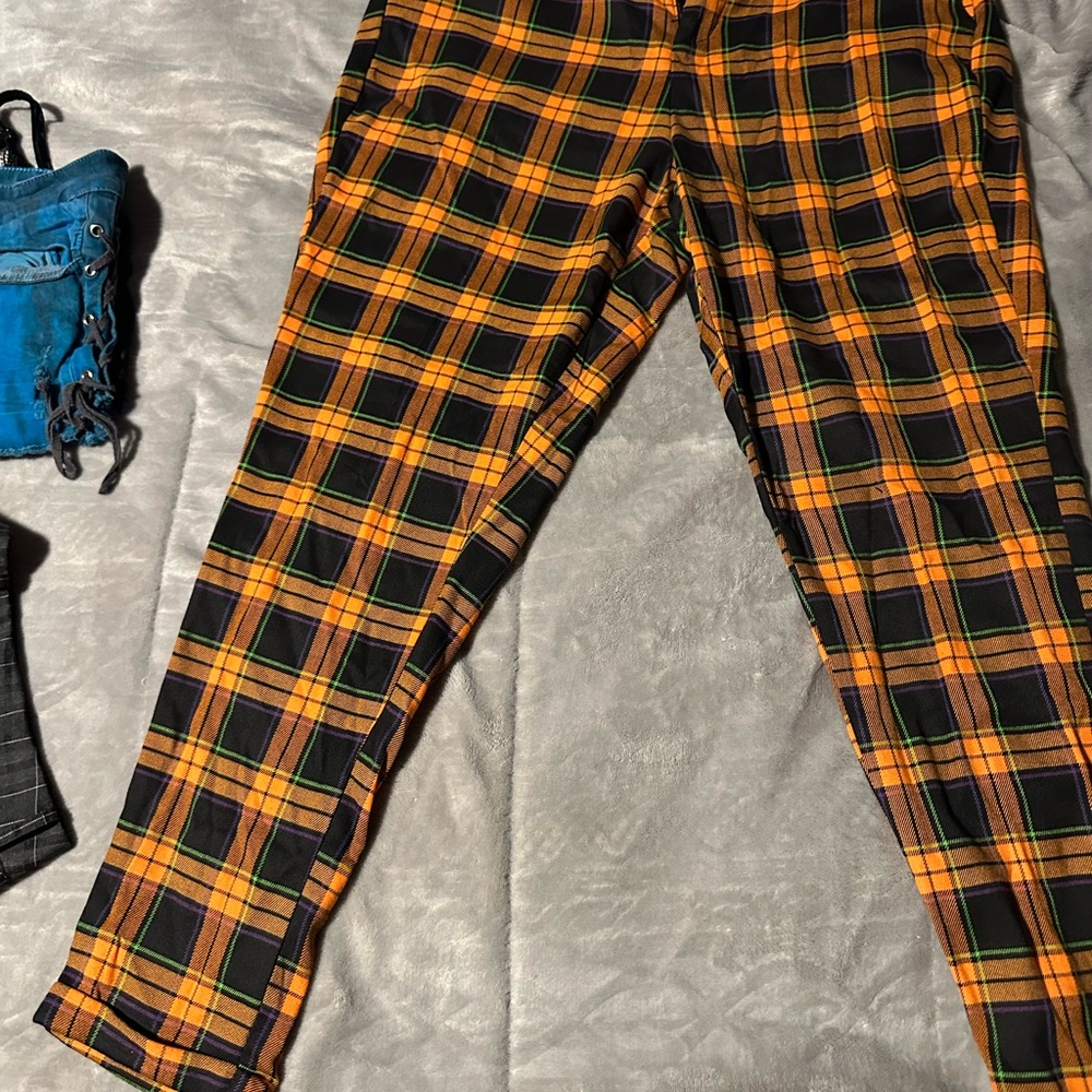 Hot Topic Plaid Women’s Bottoms in Orange and Black